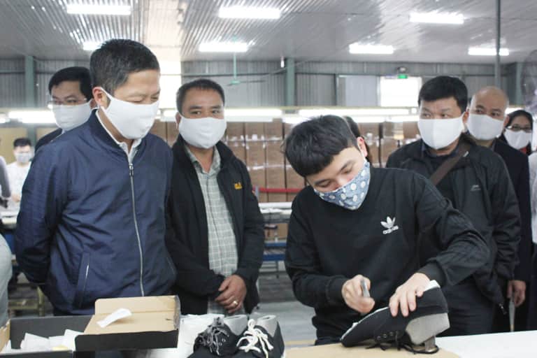 Covid-19 ảnh hưởng đến kim ngạch xuất khẩu của Dệt may, Da giày Việt.